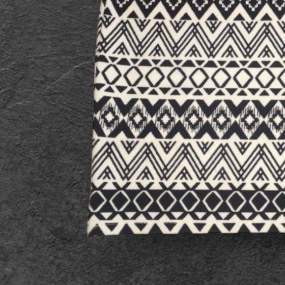 NEW•XL•Blissful Balance Unique Black & White Aztec Skirt - Picture 4 of 8